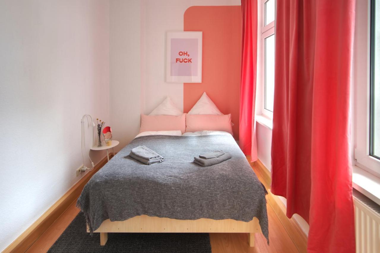 vonBehling Boutique Apartment mit 65zoll TV und Designerstücken Halle  Exterior foto